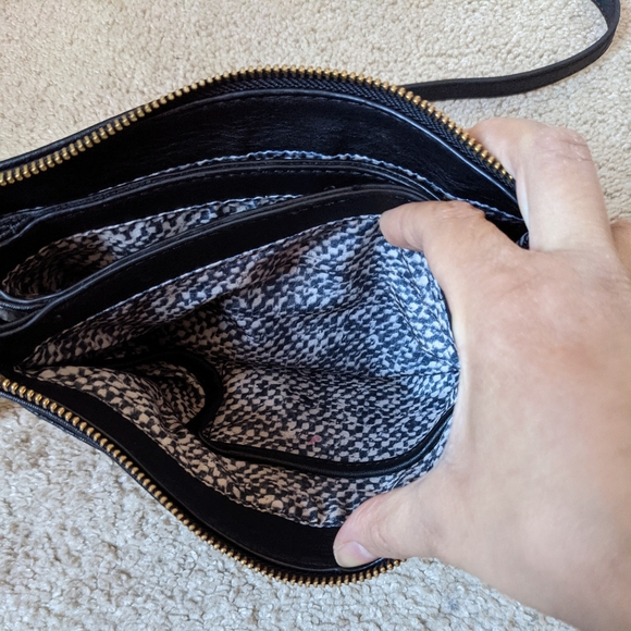 Steve Madden Paityn Faux Leather Crossbody Bag-EUC - Picture 10 of 16